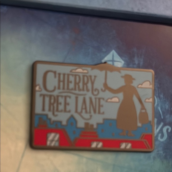 Disney Themed Collectible Pin Set - Picture 4 of 8